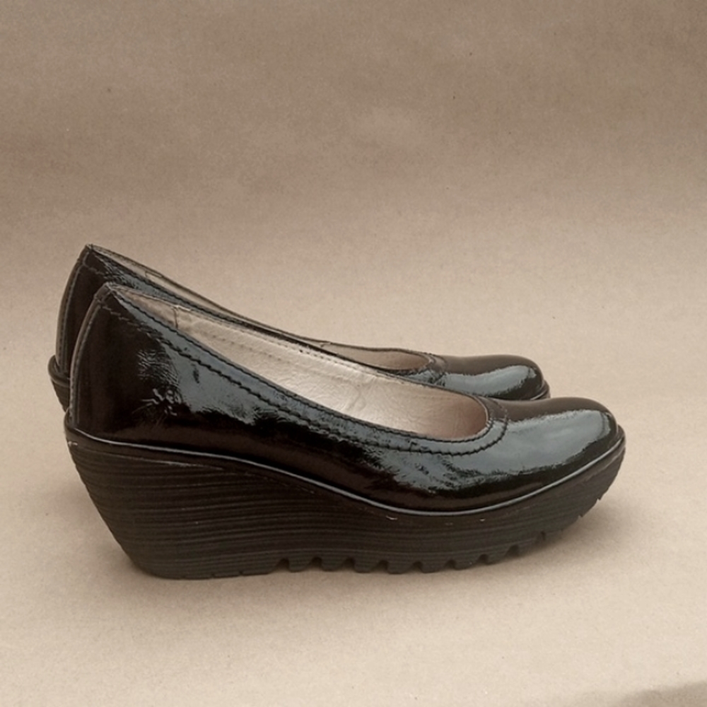 Fly London Black Patent Leather Wedge Heel Dress Comfy Work Shoes Size 37